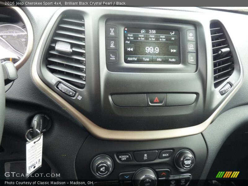 Brilliant Black Crystal Pearl / Black 2016 Jeep Cherokee Sport 4x4
