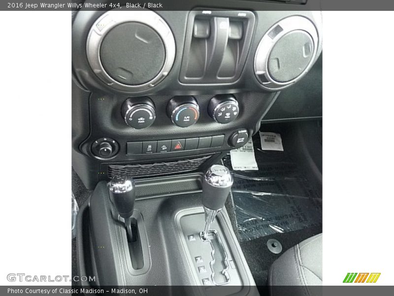 Black / Black 2016 Jeep Wrangler Willys Wheeler 4x4