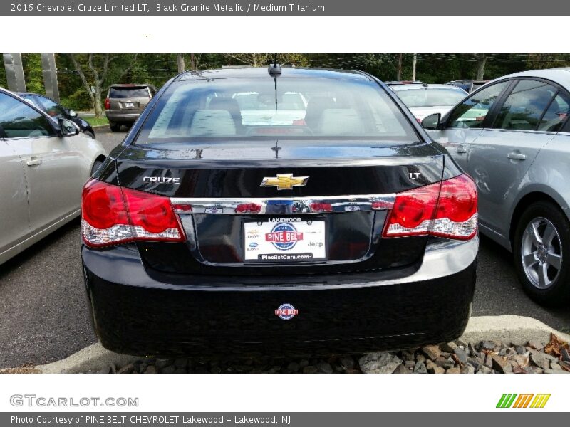 Black Granite Metallic / Medium Titanium 2016 Chevrolet Cruze Limited LT