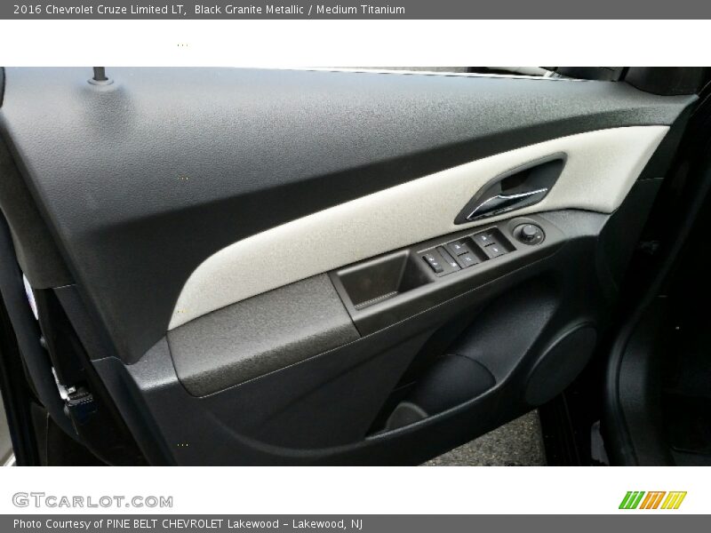 Black Granite Metallic / Medium Titanium 2016 Chevrolet Cruze Limited LT