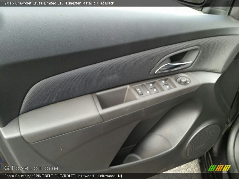 Tungsten Metallic / Jet Black 2016 Chevrolet Cruze Limited LT