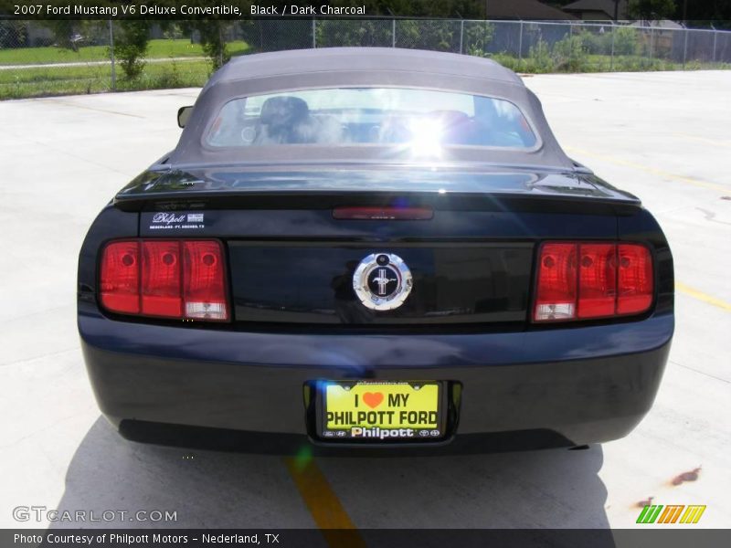 Black / Dark Charcoal 2007 Ford Mustang V6 Deluxe Convertible
