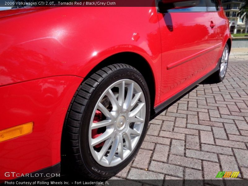 Tornado Red / Black/Grey Cloth 2006 Volkswagen GTI 2.0T