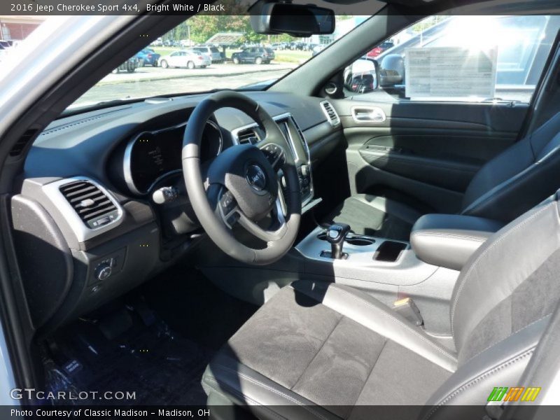 Bright White / Black 2016 Jeep Cherokee Sport 4x4