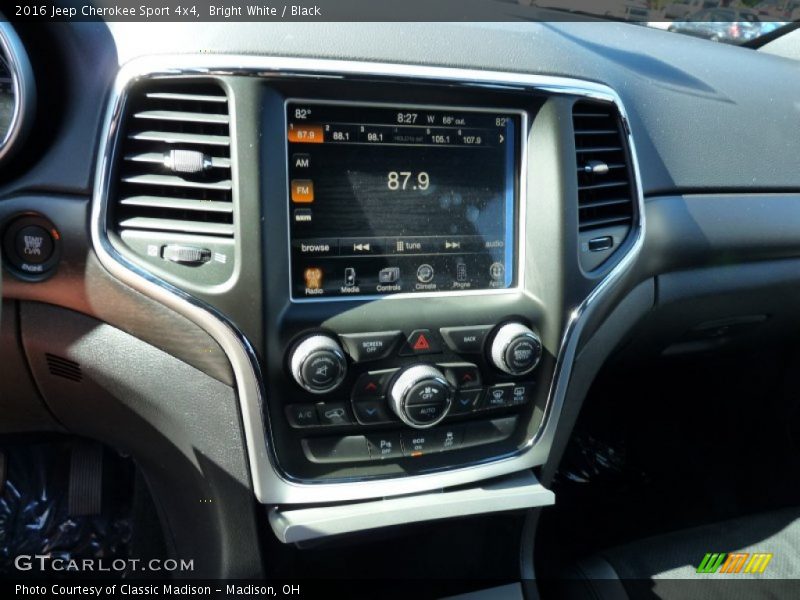 Bright White / Black 2016 Jeep Cherokee Sport 4x4