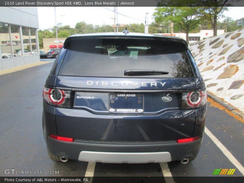 Loire Blue Metallic / Almond 2016 Land Rover Discovery Sport HSE 4WD