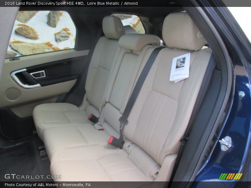 Loire Blue Metallic / Almond 2016 Land Rover Discovery Sport HSE 4WD