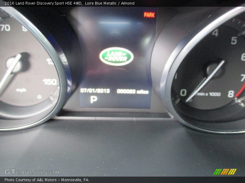 Loire Blue Metallic / Almond 2016 Land Rover Discovery Sport HSE 4WD