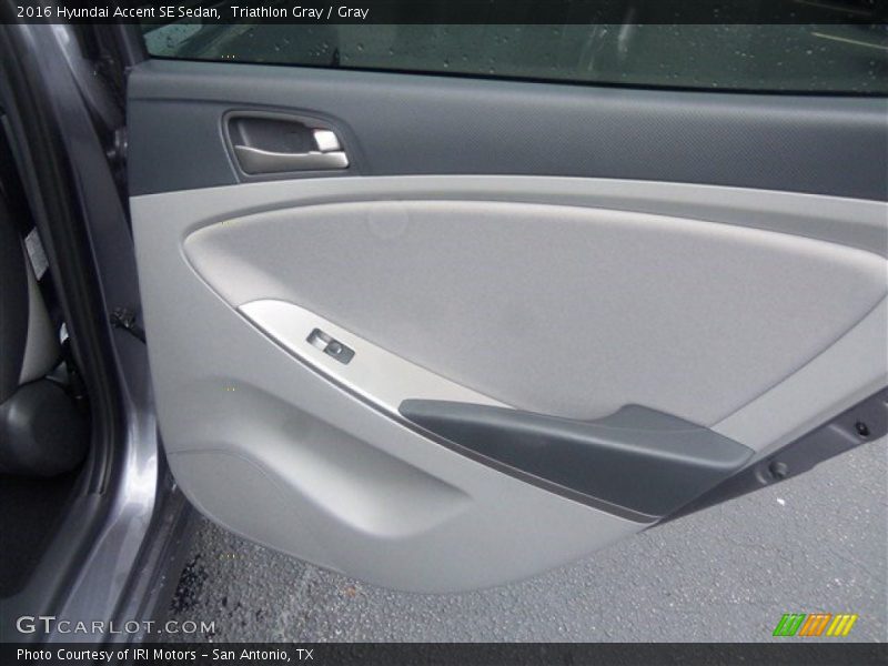 Triathlon Gray / Gray 2016 Hyundai Accent SE Sedan