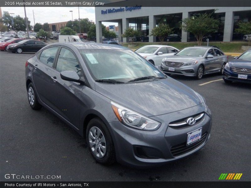 Triathlon Gray / Gray 2016 Hyundai Accent SE Sedan