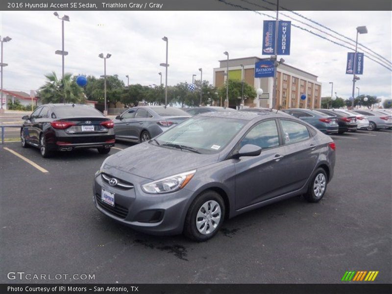 Triathlon Gray / Gray 2016 Hyundai Accent SE Sedan