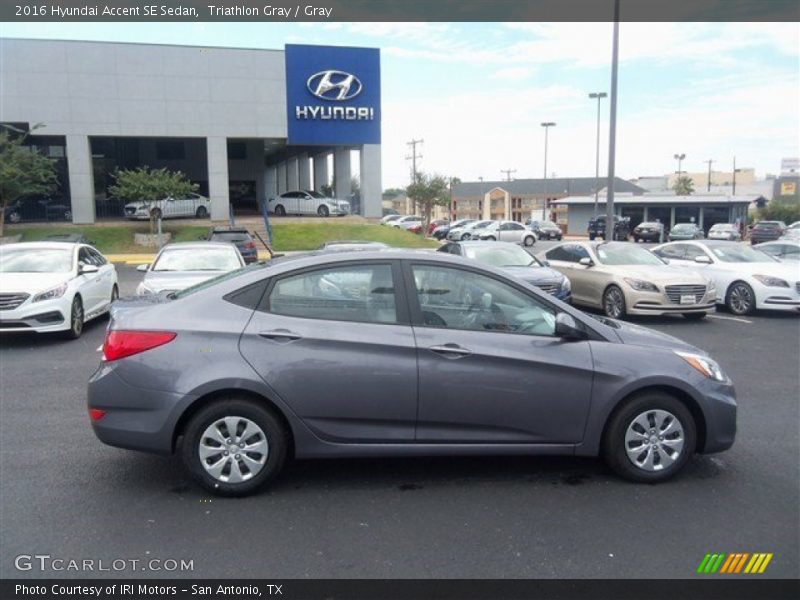Triathlon Gray / Gray 2016 Hyundai Accent SE Sedan