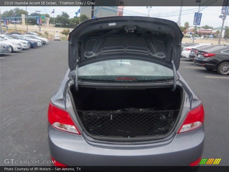 Triathlon Gray / Gray 2016 Hyundai Accent SE Sedan