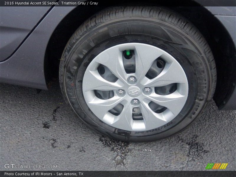 Triathlon Gray / Gray 2016 Hyundai Accent SE Sedan