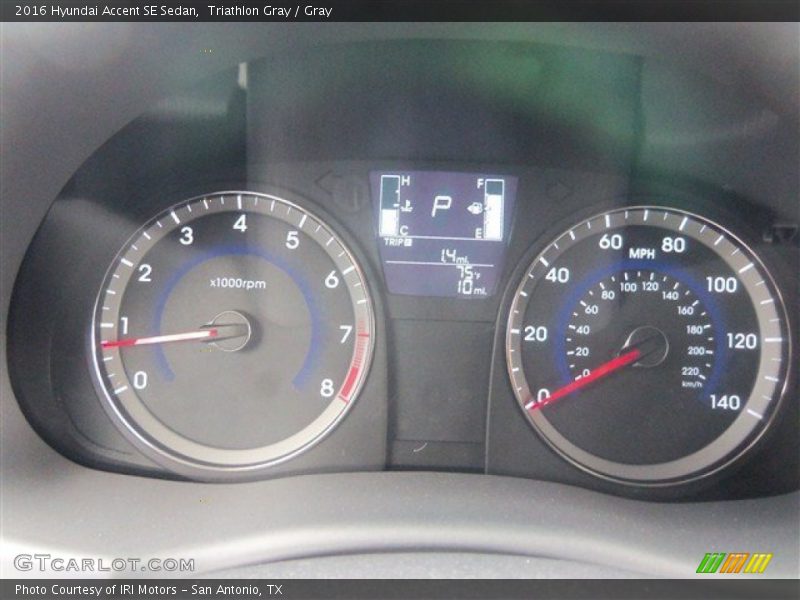 Triathlon Gray / Gray 2016 Hyundai Accent SE Sedan