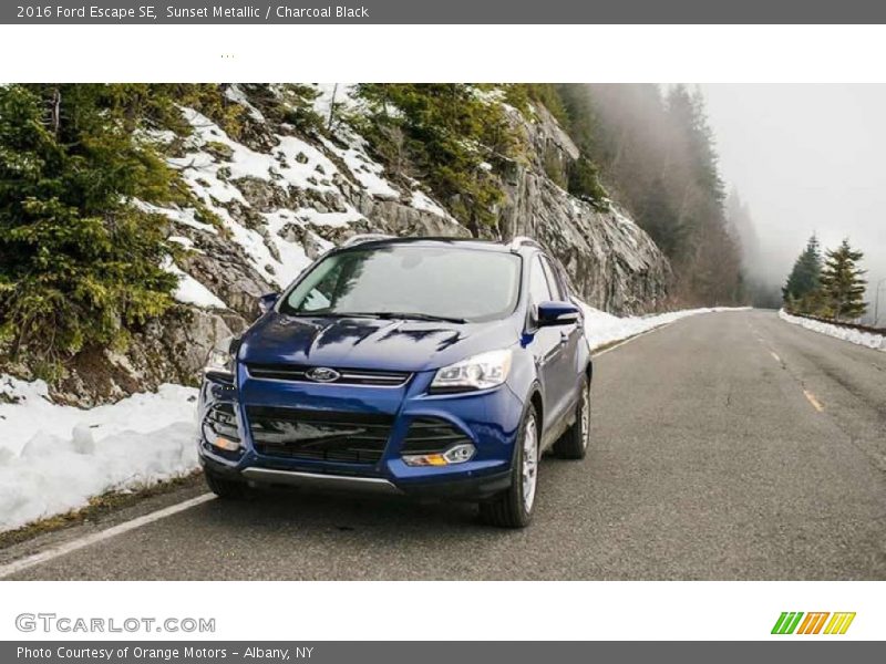 Sunset Metallic / Charcoal Black 2016 Ford Escape SE