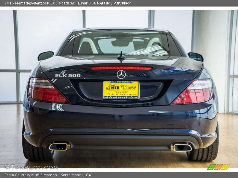 Lunar Blue Metallic / Ash/Black 2016 Mercedes-Benz SLK 300 Roadster