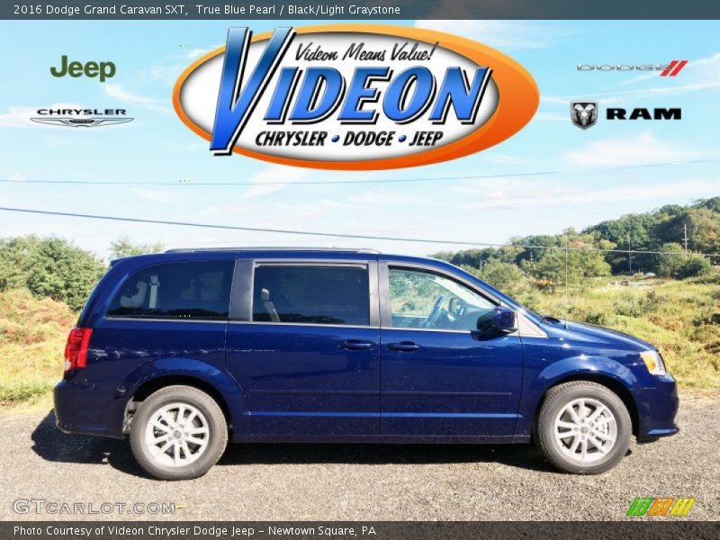 True Blue Pearl / Black/Light Graystone 2016 Dodge Grand Caravan SXT