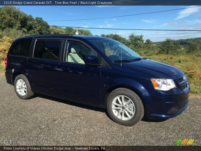True Blue Pearl / Black/Light Graystone 2016 Dodge Grand Caravan SXT