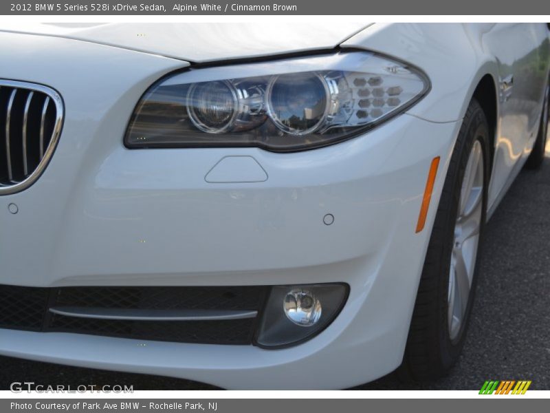 Alpine White / Cinnamon Brown 2012 BMW 5 Series 528i xDrive Sedan