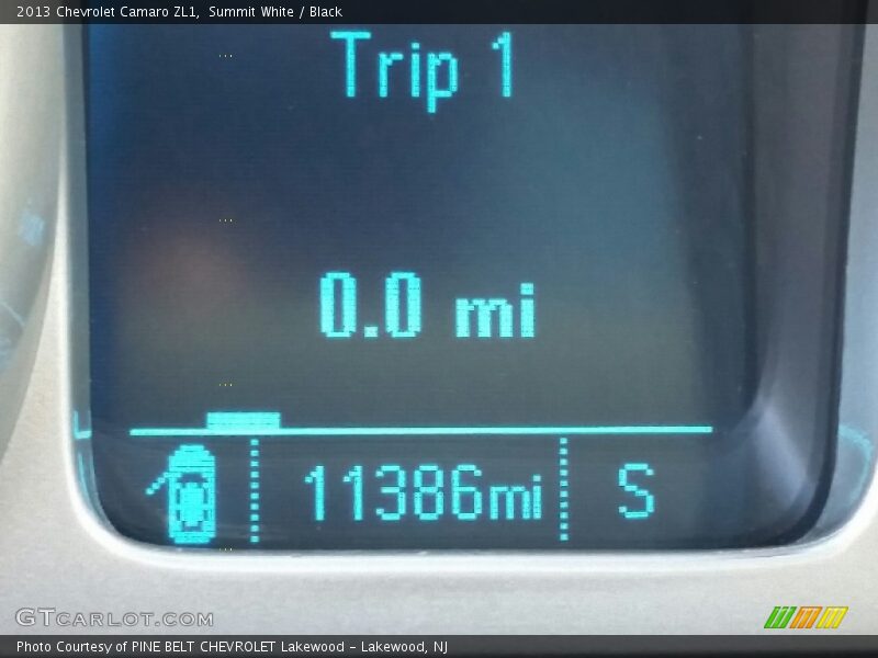 Summit White / Black 2013 Chevrolet Camaro ZL1