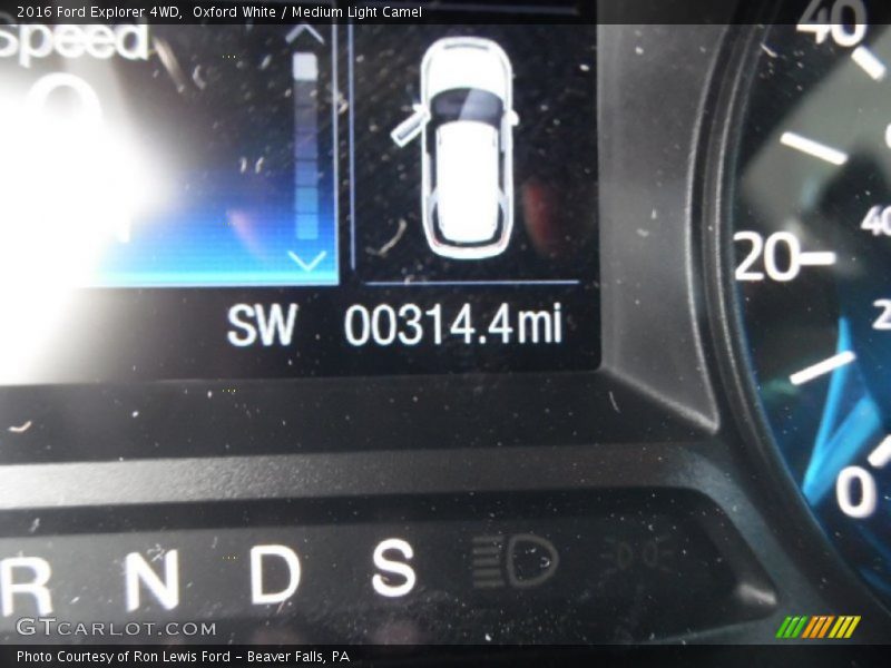 Oxford White / Medium Light Camel 2016 Ford Explorer 4WD