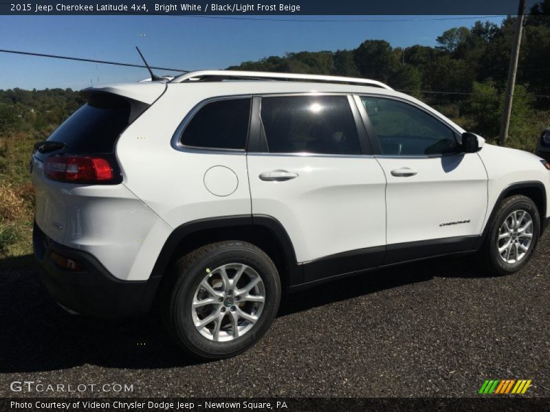 Bright White / Black/Light Frost Beige 2015 Jeep Cherokee Latitude 4x4