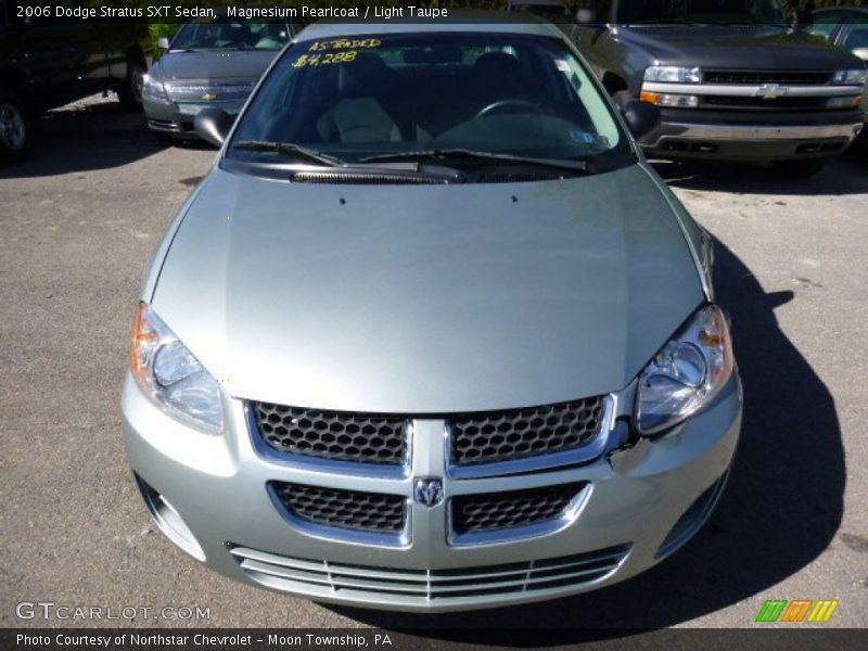 Magnesium Pearlcoat / Light Taupe 2006 Dodge Stratus SXT Sedan