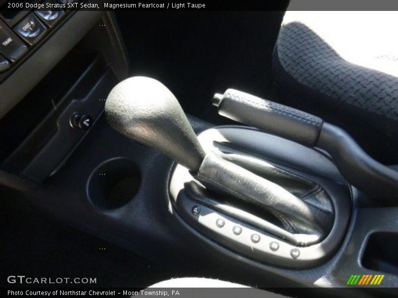 Magnesium Pearlcoat / Light Taupe 2006 Dodge Stratus SXT Sedan