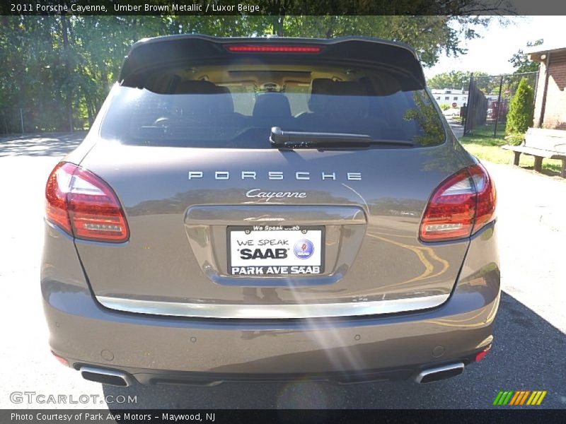 Umber Brown Metallic / Luxor Beige 2011 Porsche Cayenne
