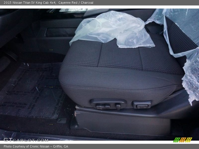 Cayenne Red / Charcoal 2015 Nissan Titan SV King Cab 4x4