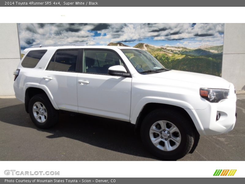 Front 3/4 View of 2014 4Runner SR5 4x4