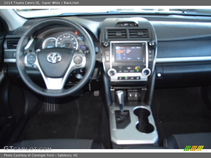 Super White / Black/Ash 2014 Toyota Camry SE