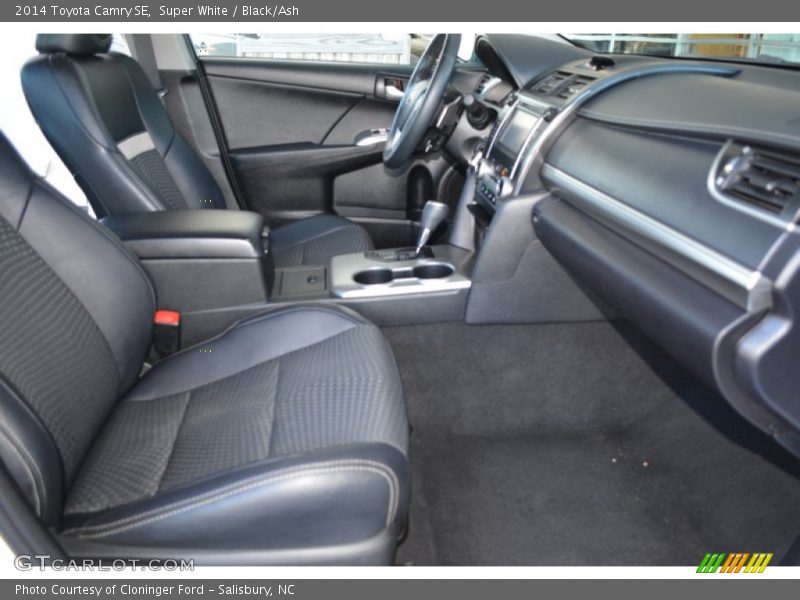 Super White / Black/Ash 2014 Toyota Camry SE