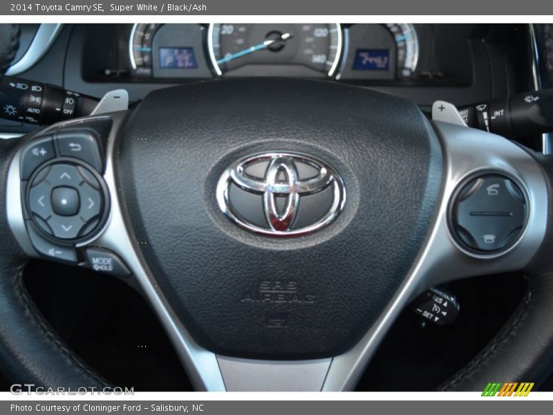 Super White / Black/Ash 2014 Toyota Camry SE