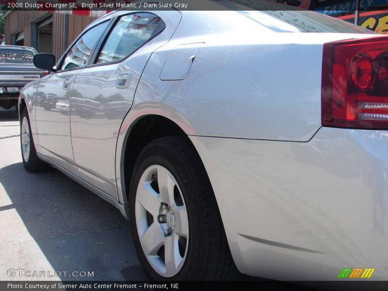 Bright Silver Metallic / Dark Slate Gray 2008 Dodge Charger SE