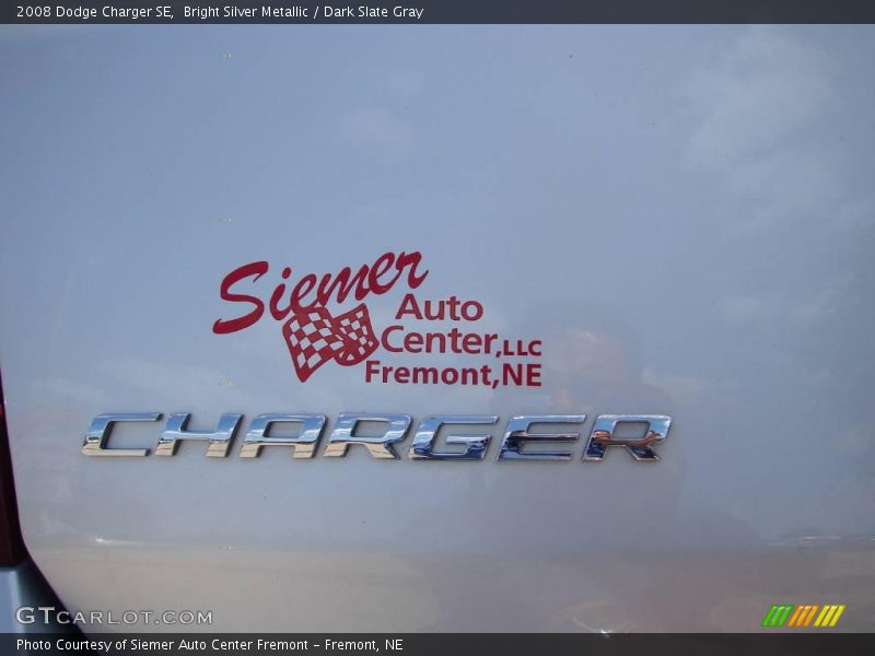Bright Silver Metallic / Dark Slate Gray 2008 Dodge Charger SE
