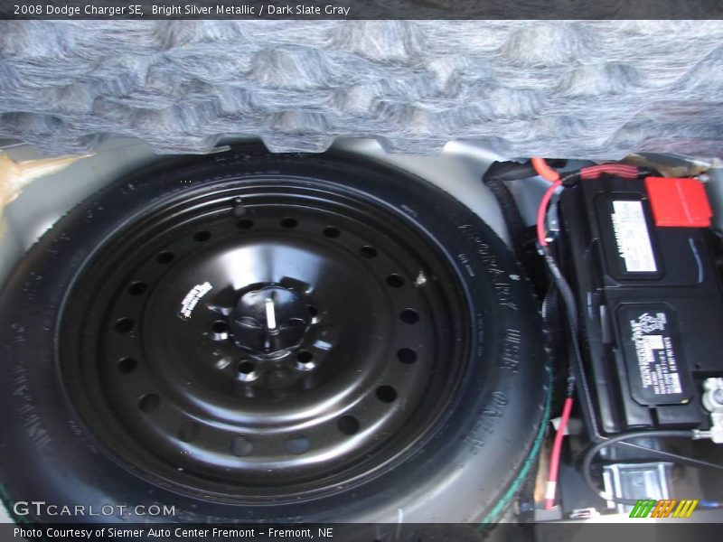 Bright Silver Metallic / Dark Slate Gray 2008 Dodge Charger SE