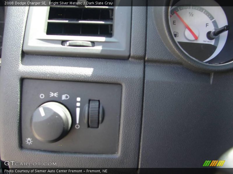 Bright Silver Metallic / Dark Slate Gray 2008 Dodge Charger SE