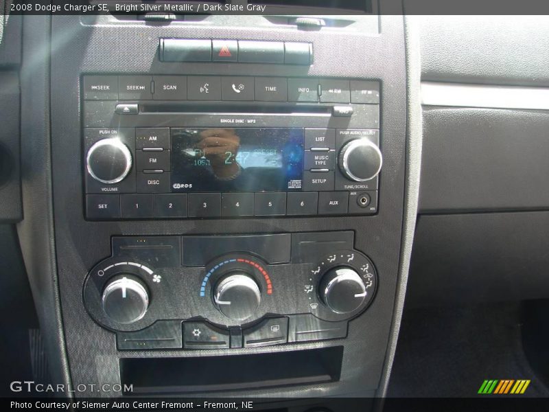 Bright Silver Metallic / Dark Slate Gray 2008 Dodge Charger SE
