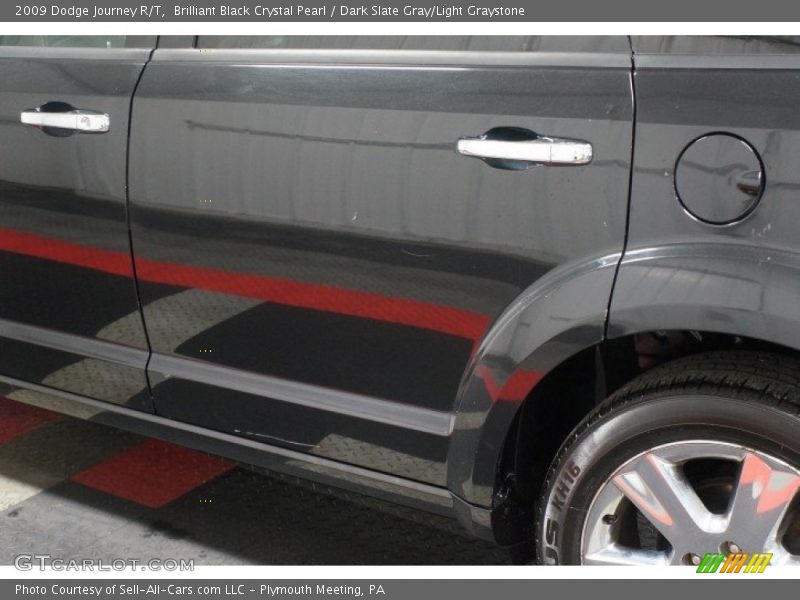 Brilliant Black Crystal Pearl / Dark Slate Gray/Light Graystone 2009 Dodge Journey R/T