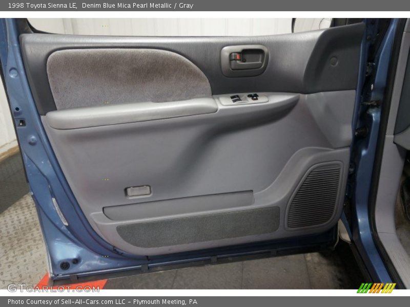 Denim Blue Mica Pearl Metallic / Gray 1998 Toyota Sienna LE