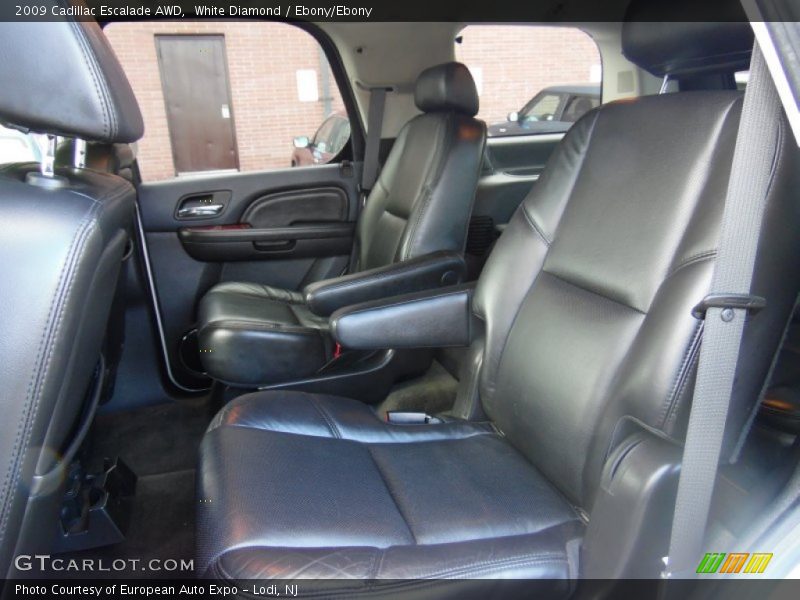 White Diamond / Ebony/Ebony 2009 Cadillac Escalade AWD