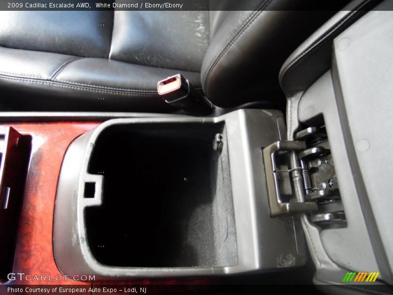 White Diamond / Ebony/Ebony 2009 Cadillac Escalade AWD