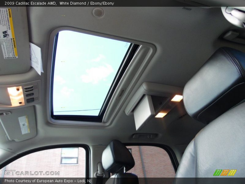 White Diamond / Ebony/Ebony 2009 Cadillac Escalade AWD