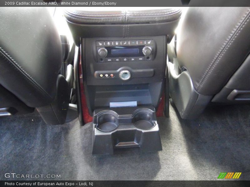 White Diamond / Ebony/Ebony 2009 Cadillac Escalade AWD