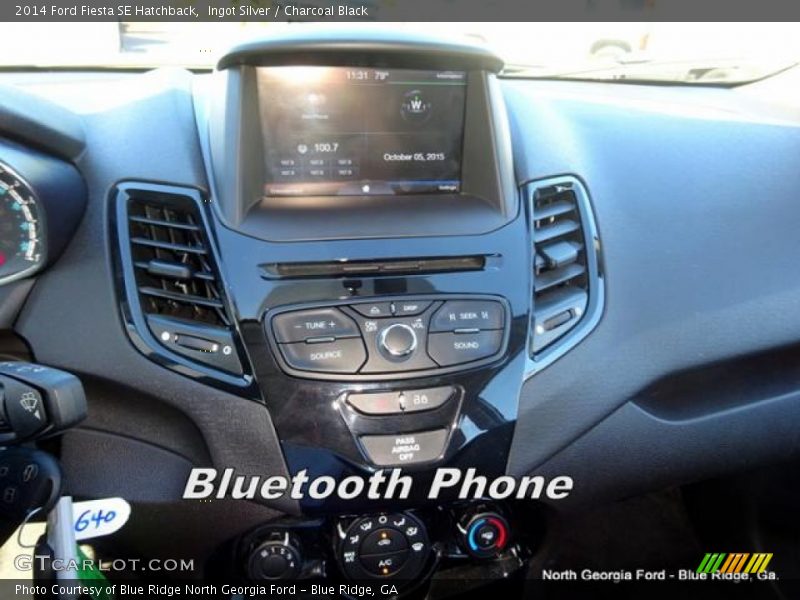 Ingot Silver / Charcoal Black 2014 Ford Fiesta SE Hatchback