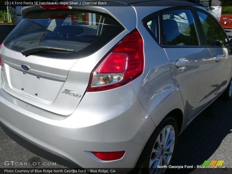 Ingot Silver / Charcoal Black 2014 Ford Fiesta SE Hatchback