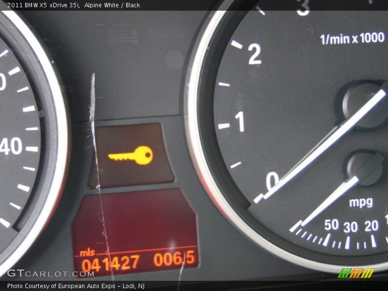Alpine White / Black 2011 BMW X5 xDrive 35i