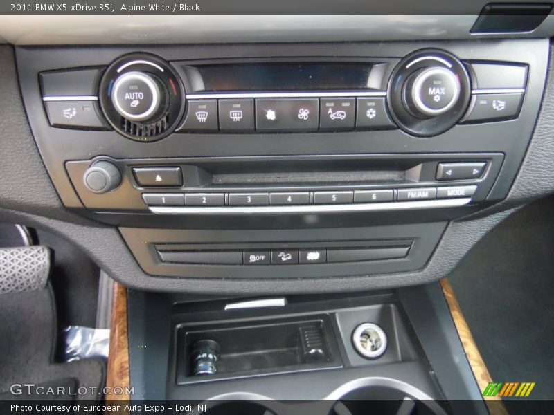 Alpine White / Black 2011 BMW X5 xDrive 35i